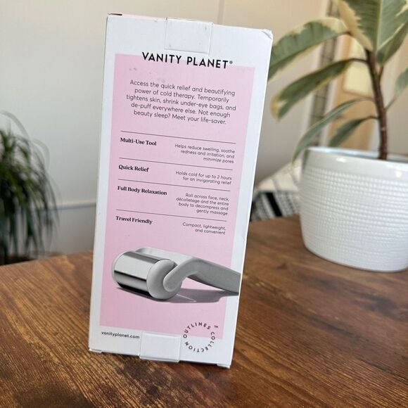 Vanity Planet Outlines Face & Body Ice Roller - Picture 4 of 6